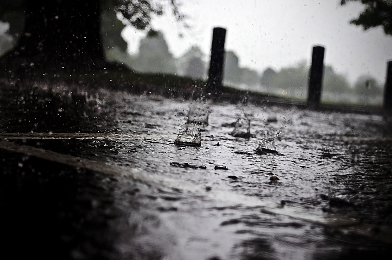 西班牙东部暴雨触发洪水 最少95人死亡多人失蹤